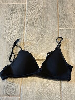 SO Black Triangle wire free Bra - size 38A